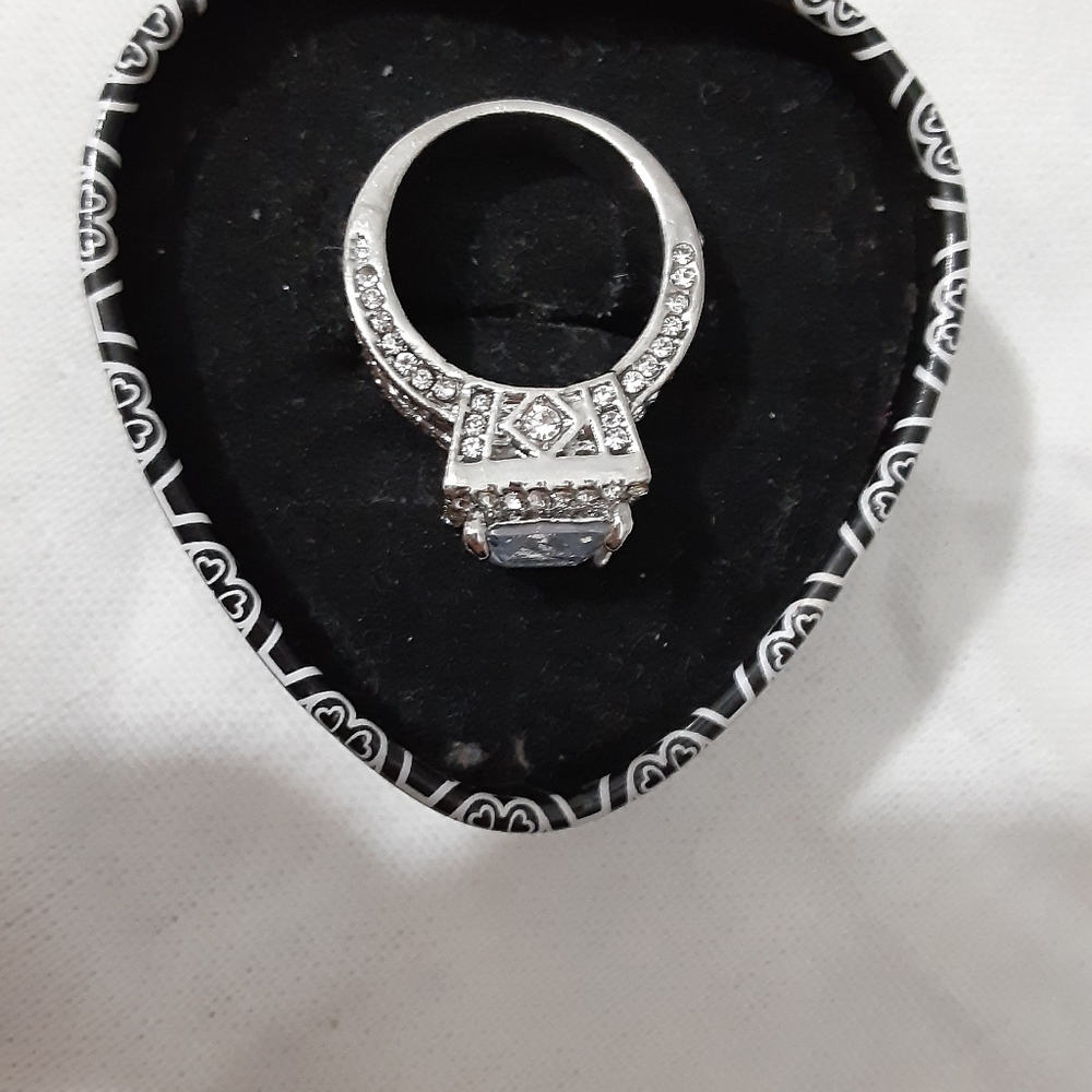 Sterling silver CZ Ring - Picture 6 of 10